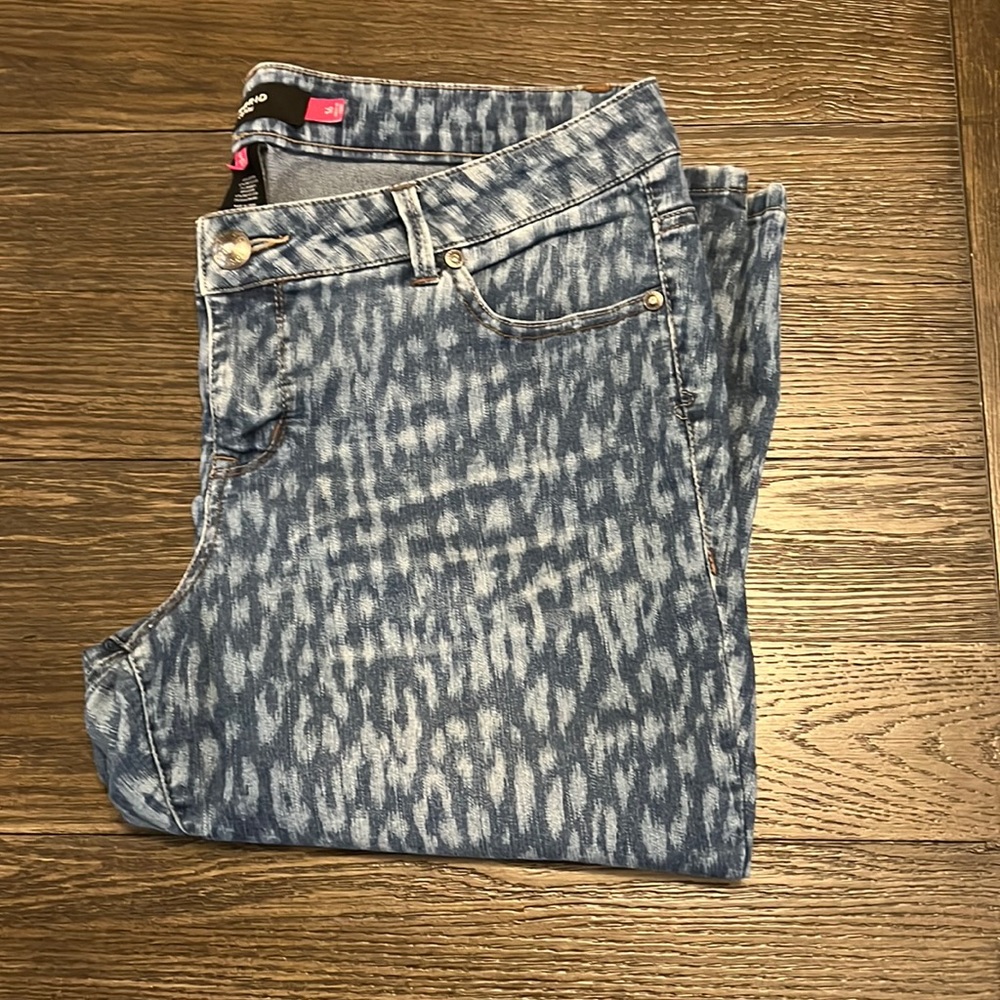 Torrid capris